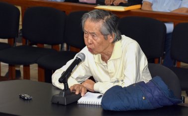 El expresidente Alberto Fujimori, desde que recobró su libertad, se ha dedicado a escribir, cultivar plantas en el jardín y alternar con sus cuatro hijos y dos nietas..
AFP