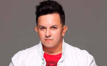 En ‘Noche de locura’ mezcló música urbana con toque folclórico y bachata. Cortesía