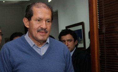 Angelino Garzón. La Opinión