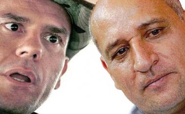 A la izquierda el desaparecido Carlos Castaño y a la derecha Vicente Castaño. La Opinión