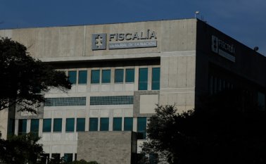 Será procesado por ser el presunto responsable de los delitos de revelación de secreto, cohecho propio y soborno en actuación procesal. Colprensa