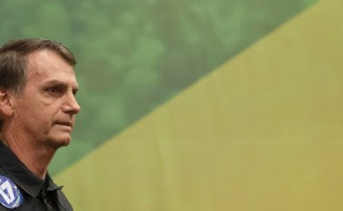 Jair Bolsonaro, que parte con ventaja después de la primera vuelta, es admirador de Donald Trump y asegura que si el PT vuelve al poder, Brasil se convertiría en una nueva Venezuela. AFP