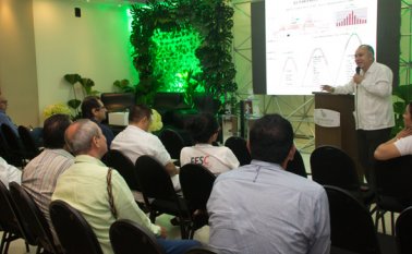 Expertos en páramos como el investigador cucuteño Orlando Rangel, abordaron la temática de Santurbán. En su intervención hizo énfasis en la falta de liderazgos y en la creciente necesidad de que el Estado colombiano preste atención a los planteamientos de la academia. Luis Alfredo Estévez