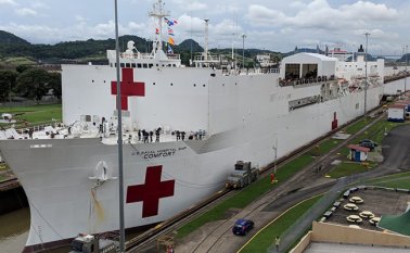 Barco USNS Comfort de la marina de Estados Unidos. Twitter
