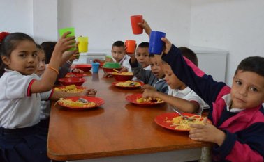 El servicio de PAE departamental necesita 9 mil millones de pesos para culminar el calendario escolar, que llega hasta el viernes 19 de noviembre.
Archivo