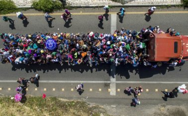 Todavía les faltan más de 3.000 km para alcanzar la frontera. AFP