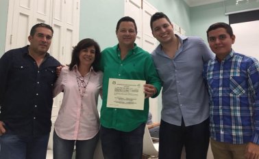 Juan Pablo Celis (centro) fue elegido por el Centro Democrático en las pasadas elecciones legislativas y apenas unas semanas después fue demandado por una supuesta inhabilidad. Archivo