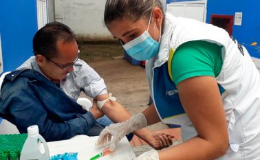 Salud pública de Ocaña empezó a tomar muestras de sangre para saber si los campesinos tienen enfermedades por el uso no adecuado de químicos. Javier Sarabia