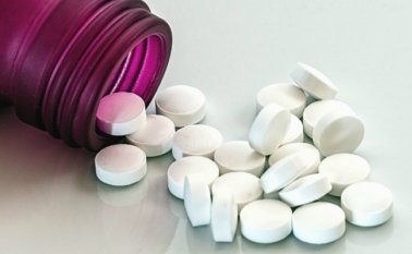 Dosis tan altas de este medicamento pueden desencadenar insuficiencia hepática fulminante, conducir a la muerte. Internet