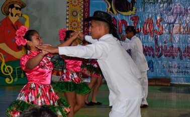 Grupos de danzas de los municipios del Catatumbo se reunieron el Teorama. Cortesía y Policía