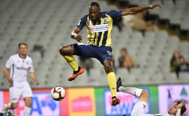Bolt y el Central Coast Mariners concluyeron de forma amigable. AFP