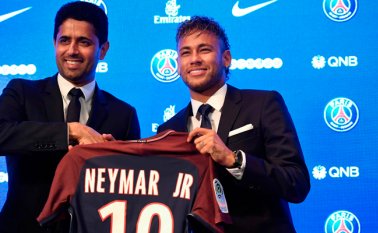 Ambos equipos habrían manipulado parte de su información financiera para inyectar dinero en sus cuentas y comprar así jugadores de élite. Esto los podría sacar de competencias como la Liga de Campeones y la Liga de Europa. Archivo