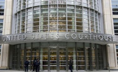 El juez Brian Cogan y abogados de ambas partes interrogaron en dos días a 74 potenciales jurados.