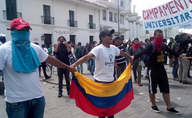 Popayán fue una de las ciudades en que la manifestación estudiantil terminó en un enfrentamiento con los agentes de la fuerza antidisturbios de la Policía. Colprensa
