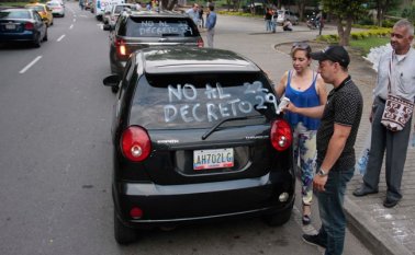 En meses pasados, centenares de propietarios de carros venezolanos protestaron contra el decreto de internación. Archivo