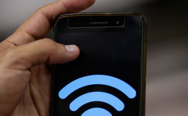 La expedición mortífera de los yihadisas que cometieron la masacre del Bataclan, de Siria a París, no hubiera sido posible sin los teléfonos inteligentes. Colprensa