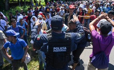 Los más de 5.000 migrantes persisten desde el 13 de octubre en la marcha que salió de San Pedro Sula. AFP