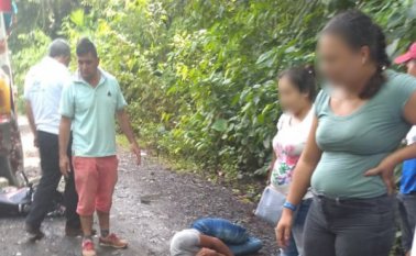 Las víctimas se movilizaban en una motocicleta negra. Cortesía