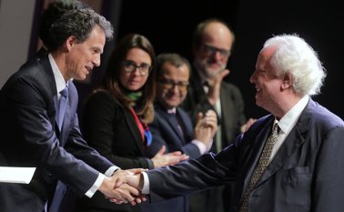 En la entrega del premio nacional de Periodismo Simón Bolívar. Colprensa