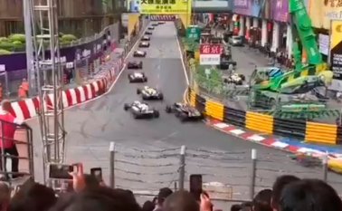 La carrera finalmente fue reanudada y el británico Dan Ticktum se alzó con la victoria. captura de video