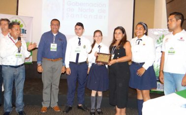 Algunos integrantes del equipo que conforman el proyecto Revert Fish esperan hacer de esta iniciativa su proyecto de vida, según relataron en desarrollo del foro Educación rural, nuestro desafío por la excelencia.
Cortesía