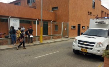 En el Instituto de Medicina Legal y Ciencias Forenses se encuentra el cuerpo sin vida del campesino fallecido en el accidente de tránsito. Archivo