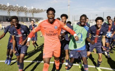 El club parisino ha sido acusado de elegir, más por su origen étnico que por su calidad futbolística, a los jugadores juveniles para su equipo. AFP