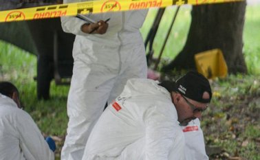 Las armas de fuego son las más utilizadas para cometer asesinatos. Archivo La Opinión