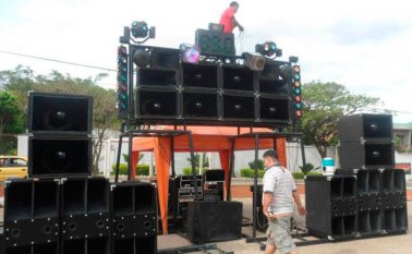 El negocio fue tan bueno que se empezó cobrando $25.000 por un baile que duraba toda la noche y se llegó a $500.000 por algunas horas de toque. Cortesía