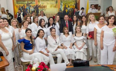 Otorgó la Medalla Concejo de Cúcuta. Alfredo Estévez