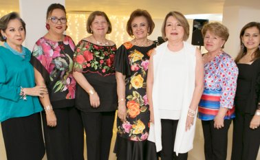 Graciela De Peñaranda, Hortensia de Montañez, Carolina Figueredo, Nelly Rubio, Nancy Núñez, Betty Núñez y Nora Takemiche. Juan Pablo Cohen