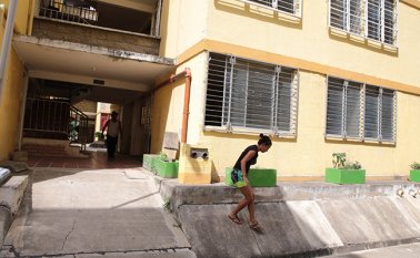 Las 20 familias de la torre fueron evacuadas. César Obando