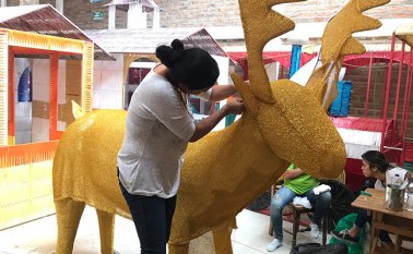 La decoración fue elaborada por madres cabeza de familia. Cortesía
