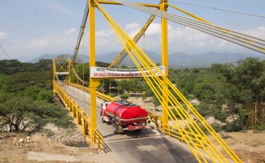 Autoridades del departamento casi siempre han calculado el valor del puente hasta en 45 mil millones, pero podría costar incluso menos de la mitad. Archivo La Opinión