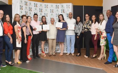 Omar Rozo, Karen Carrillo, Norma Martínez, Yolanda Gallardo, Érika Molina, Eider Prado Avendaño, Darly Acevedo Niño, Carlos Corredor Pereira, Norma Sequeda Buitrago, Álvaro González Sanjuán, Rocío Palma, Shirley Ramírez, Vivian Arenas, Claudia Parra, Carlos Gómez y Linda Mantilla. Cortesía