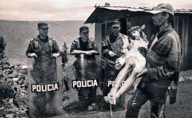 Imagen lograda por el periodista Jesús Abad Colorado en el cubrimiento que ha hecho de la guerra. La foto hace parte de la exposición. César Obando