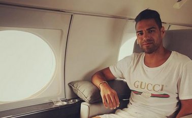 Falcao publicó en su cuenta de Instagram un video en vivo en el que cantó como aficionado, elogiando después de gran manera a Juan Fernando Quintero, héroe del partido. Tomada de Instagram