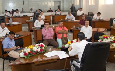 La plenaria del concejo de Cúcuta eligió, este lunes a Juan Carlos Cruz Chona como nuevo secretario general de la corporación. El concejal de Villa del Rosario, Víctor Julio Galvis, que también aspiraba al cargo, no logró el voto de las mayorías. Luis Alfredo Estévez