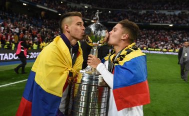 Los colombianos vienen de celebrar el triunfo de River Plate en la Copa Libertadores. Archivo