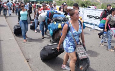 Los caminantes venezolanos se empezaron a mostrar, como señal de la agudización de la crisis en el país vecino.  Archivo