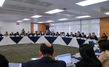 La mesa se reunirá sobre las 6:00 de la tarde para seguir evaluando las propuestas. Colprensa