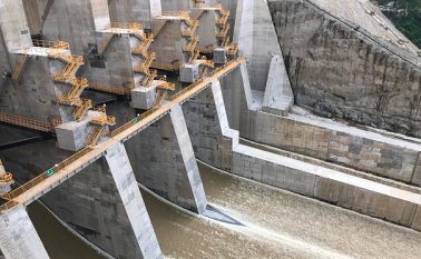 Imagen de las compuertas del vertedero del proyecto de Hidroituango. Colprensa