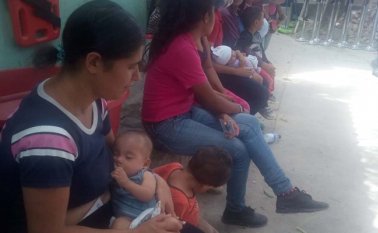 Los jesuitas dicen que es preocupante el desconocimiento que ellas tienen de sus derechos en el país de llegada.
 Keila Vilchez / La Opinión