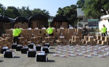 La mercancía fue hallada cinco camiones. Policía