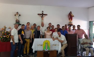 Carlos Angulo, Jairo Saavedra, Marco Navarro, Ángel Parra, Orlando Parra, Lubin Palacios, Gerardo Bohórquez, Javier Acosta, Martín Calixto, Manuel Suárez, Euclides García, Edinson Arias, Edgard Saavedra, Pedro Ramírez, Martín Jaimes y Carmelo Márquez. Docentes: Blanca Castellanos y Marina Pardo. Cortesía