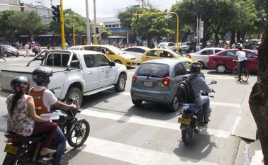 La calle 10 que conduce al centro de Cúcuta se tornó imposible para el tránsito de carros. Alfredo Estévez