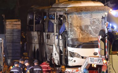 También resultaron heridas 10 personas. AFP