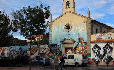 Se ha convertido en un lugar de referencia para quienes buscan refugio en la capital española y afrontan la falta de recursos de las administraciones y las ONG. Pinterest