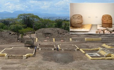 El recinto de 12 metros de largo por 3,5 de altura está compuesto por dos altares de sacrificio, tres esculturas en piedra volcánica y diversos elementos arquitectónicos. @INAHmx