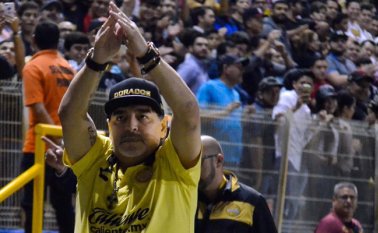 Algunos medios aseguran que Maradona consultó a los médicos por los dolores que sufre en las rodillas. Dorados de Sinaloa